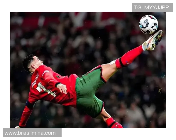 历史五大足球巨星的辉煌成就与传奇故事回顾 历史五大足球巨星的辉煌成就与传奇故事回顾